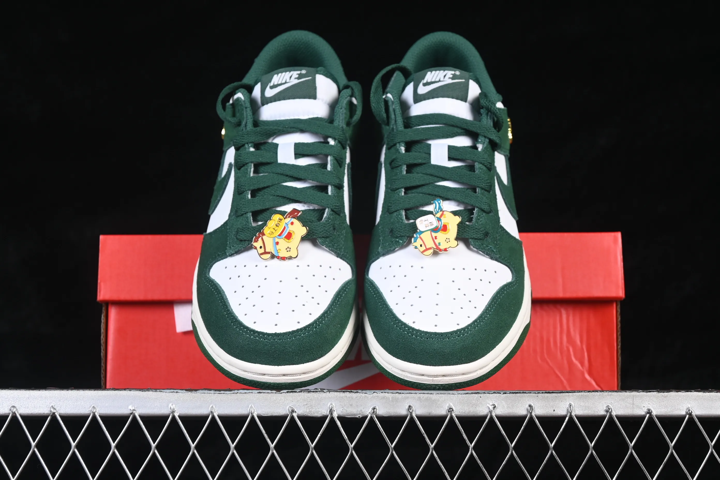 All Categories Nk SB Dunk Series Nk SB Dunk Low Low-top sneakers Nike SB Dunk Low Year of the Horse White Green Low-top casual sneakers IB4417-100